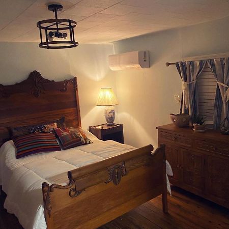 شقة Boho-Chic Retreat - Unit 3 بلومنقتون المظهر الخارجي الصورة